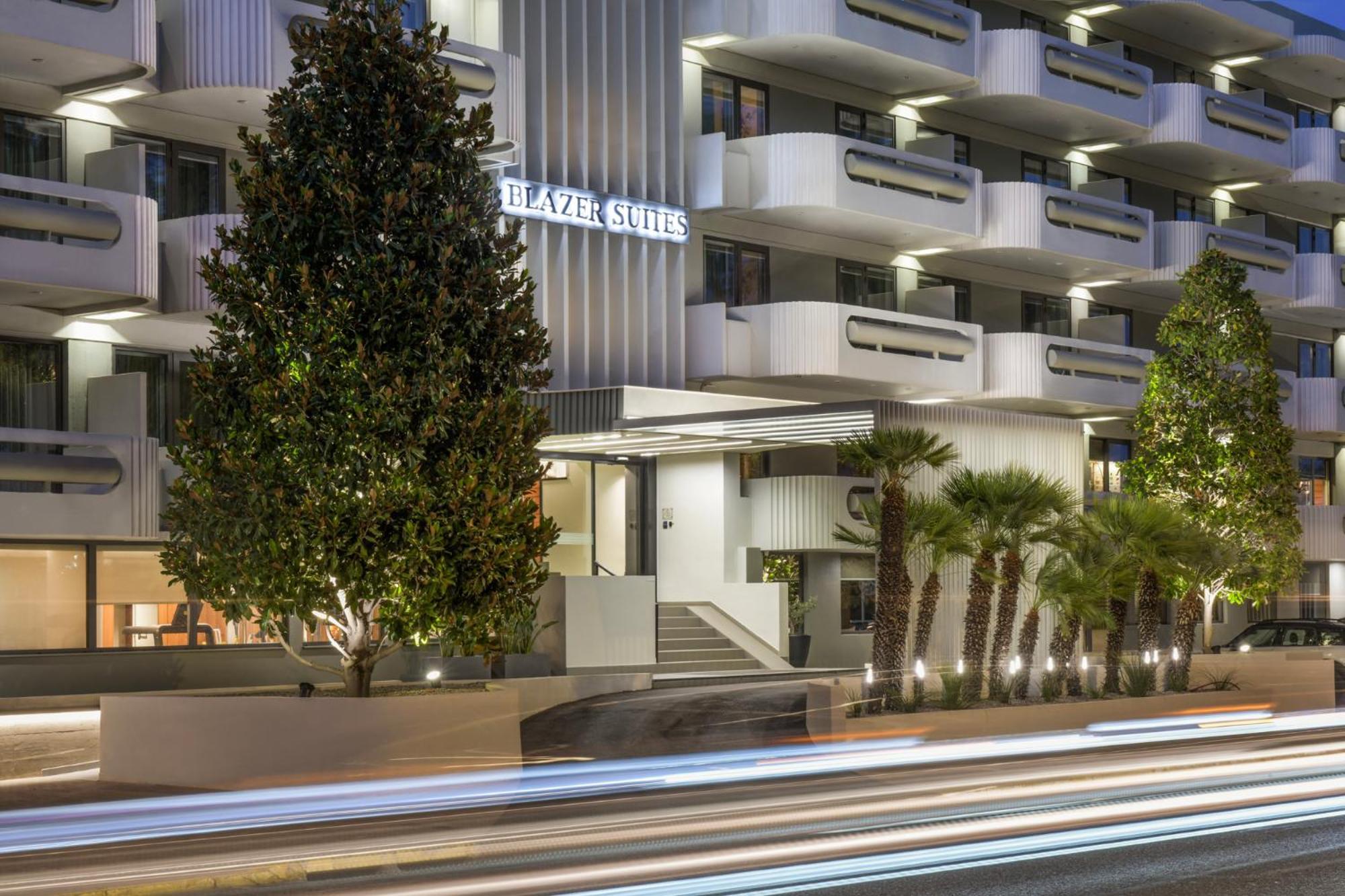 Blazer Suites Hotel Athena Bagian luar foto